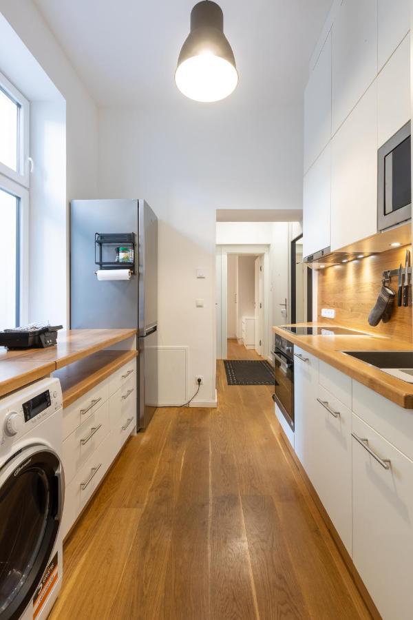 Cozy Apartment, 2 Private Terraces, 8 Min To Center Appartement