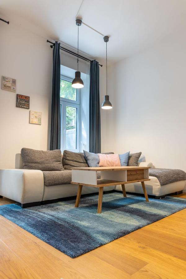 Cozy Apartment, 2 Private Terraces, 8 Min To Center Wenen